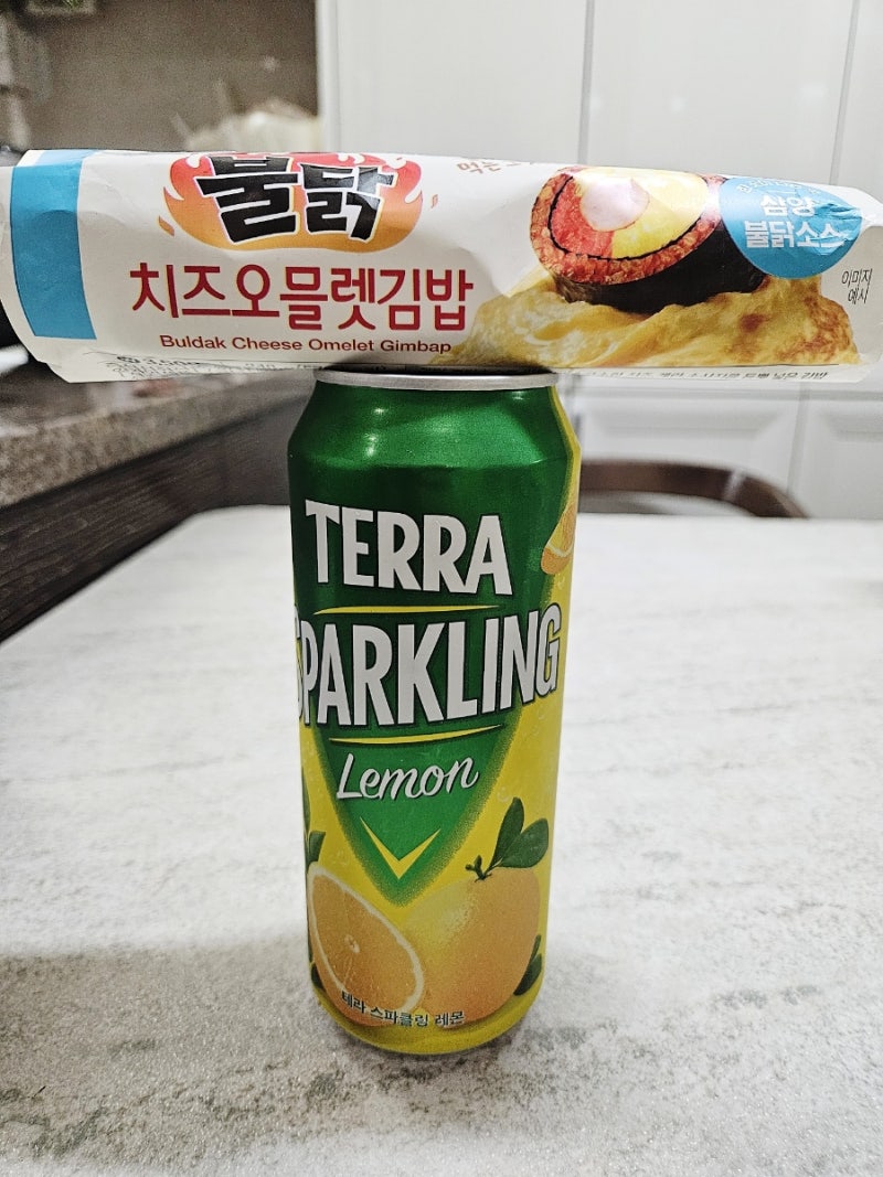 GS편의점 신상 핫한[불닭치즈오믈렛김밥] & [테라 스파클링 레몬맥주] 조합 리뷰