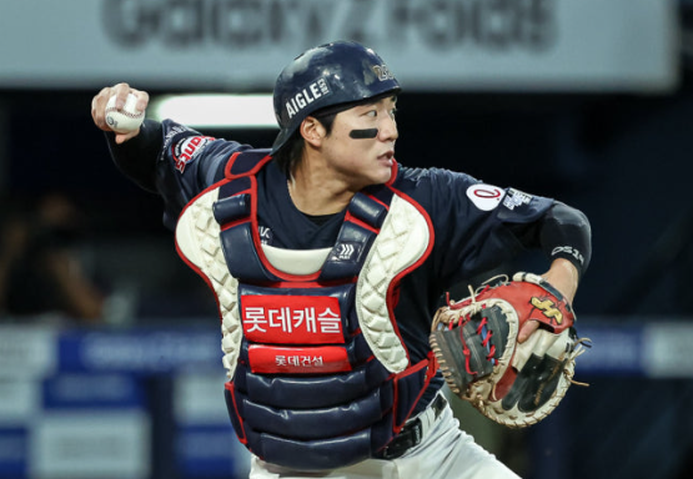 “유강남 연봉 떼서 이 선수 주면 안 돼요?” 6000만원 손성빈이 롯데 주전 포수가 된 이유