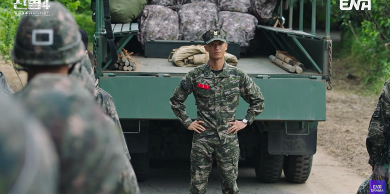 "니들이 동네 양아치야?" 일갈하던 '신병4' 이중구 상사의 정체