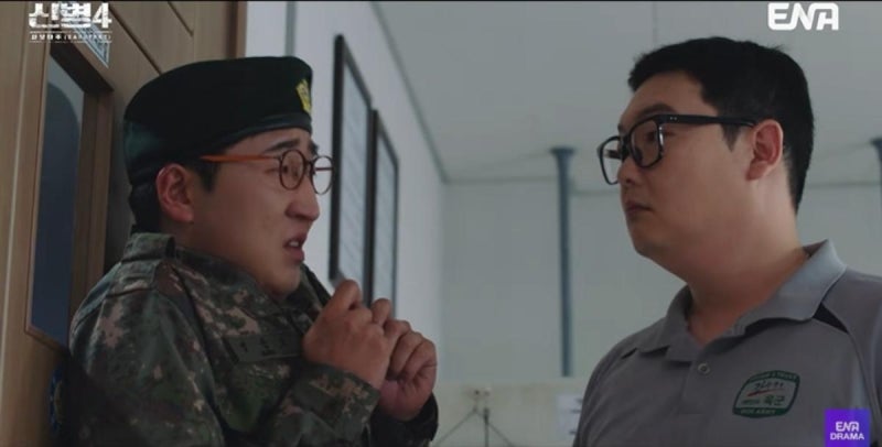 전역하는 이정현, 김동우에 눈물 사과…2중대 뒤집은 내부 고발자는?