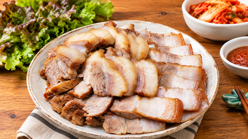 돼지고기 앞다리살 수육 촉촉하고 맛있게 삶는 방법
