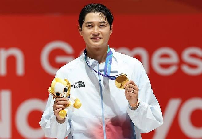 오상욱 아시안게임 2연패, 11-13에서 뒤집었다…마지막 2점이 진짜 소름 돋았던 이유