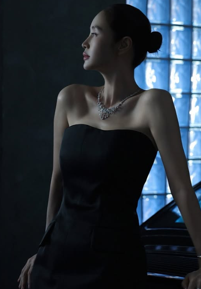 김혜수, 주얼리보다 먼저 시선 사로잡은 비주얼....화보 비하인드 공개