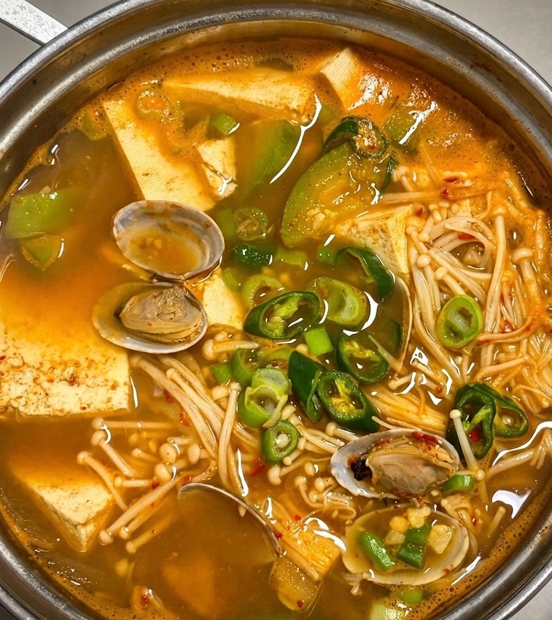 "바지락 된장찌개, 이렇게 끓이니 국물이 완전 진해졌어요!"