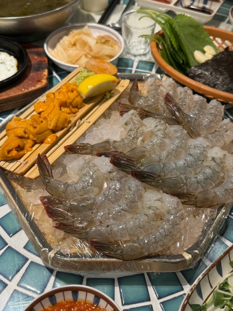서울 • [석촌회뜨는중] 석촌 송리단길 생새우회 맛집 내돈내산 청모장소 추천