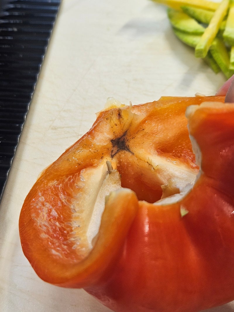 파프리카 검은 부분 곰팡이일까? 먹어도 될지, 신선한 건지 구분법