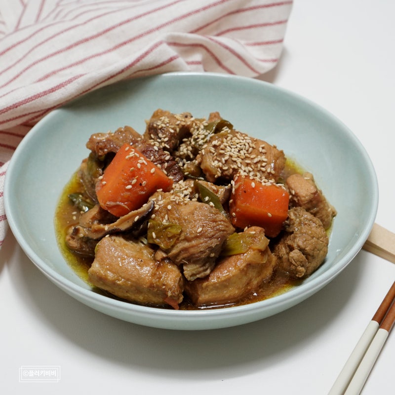갈비찜 만들기, 이렇게나 간단하다고? 간장 돼지갈비찜 레시피