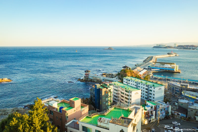 속초 등대해수욕장 뚜벅이여행 이대로만 가세요 등대전망대 영금정 해안도로 동명항 볼거리
