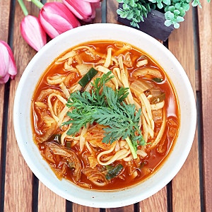 얼큰 김치 칼국수 레시피 끓이는법 김치요리