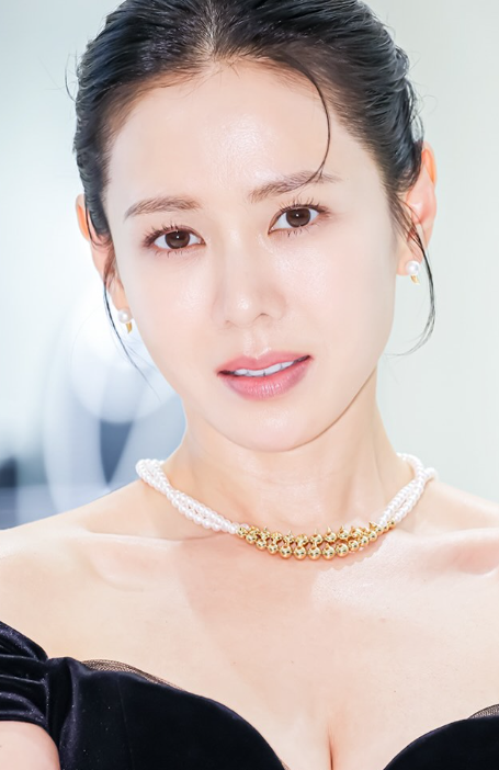 손예진, 얼굴까지 ‘싹’ 바꿨다…아무도 몰랐던 스캔들 비밀
