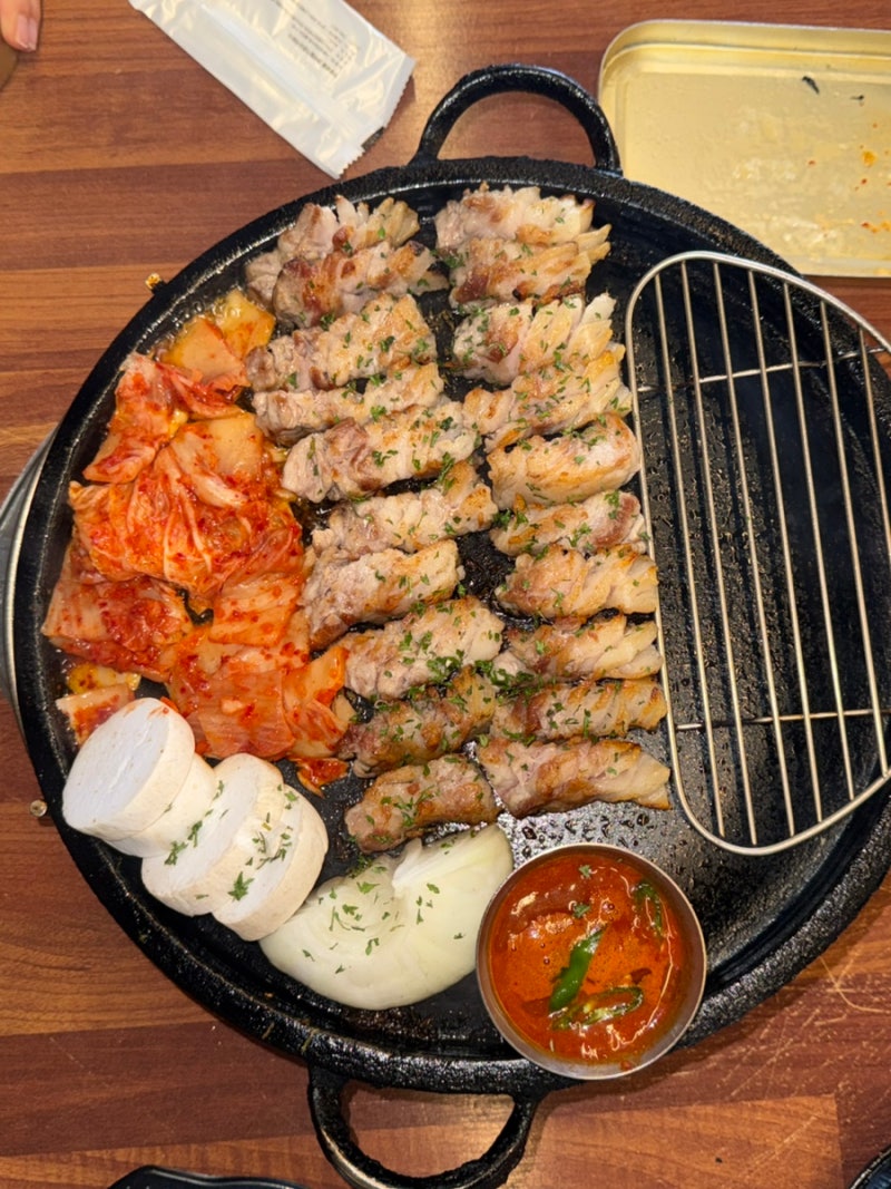 [경기 이천] 육즙 가득한 '꽃삼겹'
