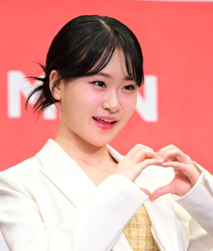 “괜찮을까?” 눈물 흘렸던 김다현, 심수봉 사과 뒤 밝은 표정으로 등교