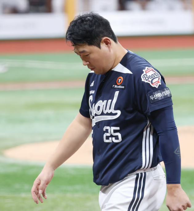 "곽빈도 없는데 양의지까지 빠지면 어떡합니까?" 두산 5강 싸움 중 터진 무릎 변수…상태가 ....
