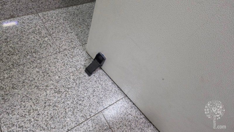 자석부착시 무타공 반자동 도어스토퍼 무자국 말발굽 설치하기