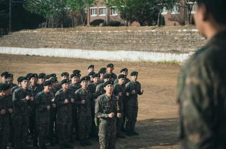 '신병4' 해병대 이중구 상사, 소름돋는 존재감에 낯익다 했더니… 실존 모델 정체 알고보니