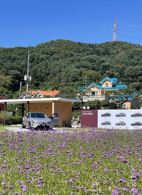 Pocheon's Large Cafe Sayusaek: Enjoying Leisure at Gwangneung Arboretum Cafe, Even a Volvo ES90 Test Drive Event