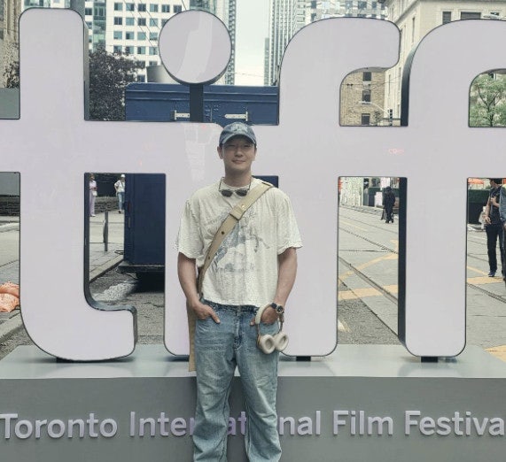 Sitting Alongside Sol Kyung-gu and Jo In-sung... What I Saw of 42-Year-Old Son Suk-ku's Recent Updates on the Toronto Sea