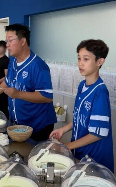 정준하 아이스크림 가게 뭐길래…13살 아들까지 매장에 나선 근황