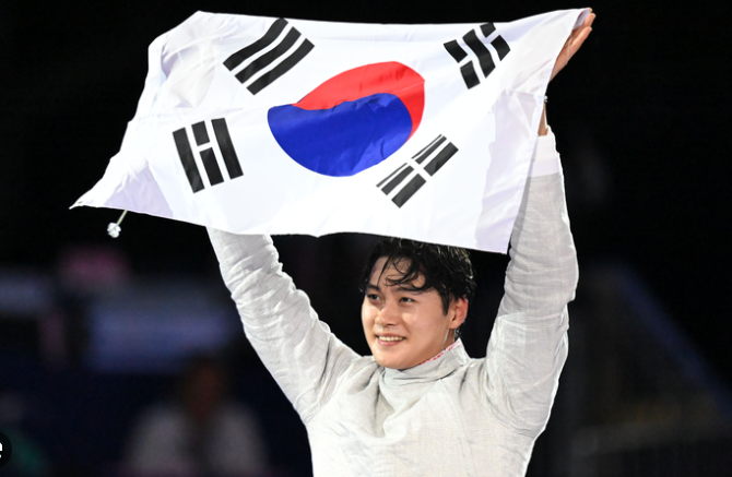 허리 디스크에 발목 충돌까지… 오상욱, 11-13에서 뒤집은 아시안게임 사브르 2연패