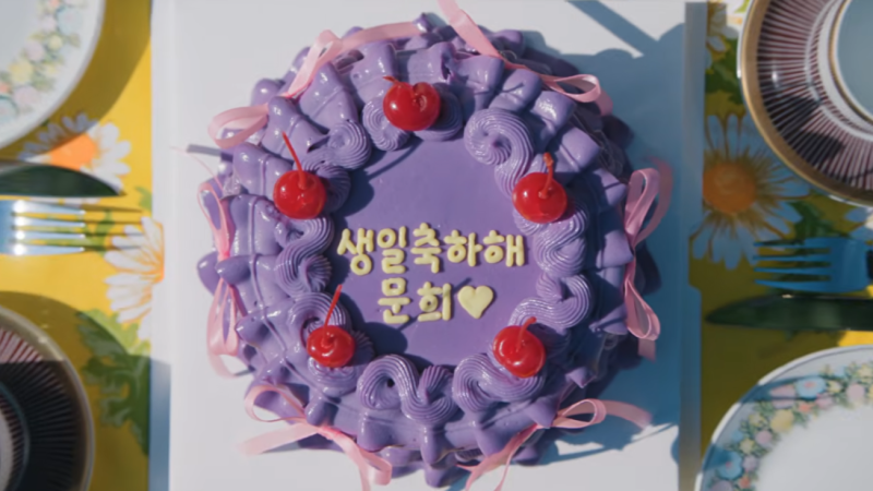 新曲おすすめ！IU（アイユ） - 「Dear my crazy soulmate」を聴く＆MV＆歌詞｜ブースカラオケ、コインカラオケの歌...