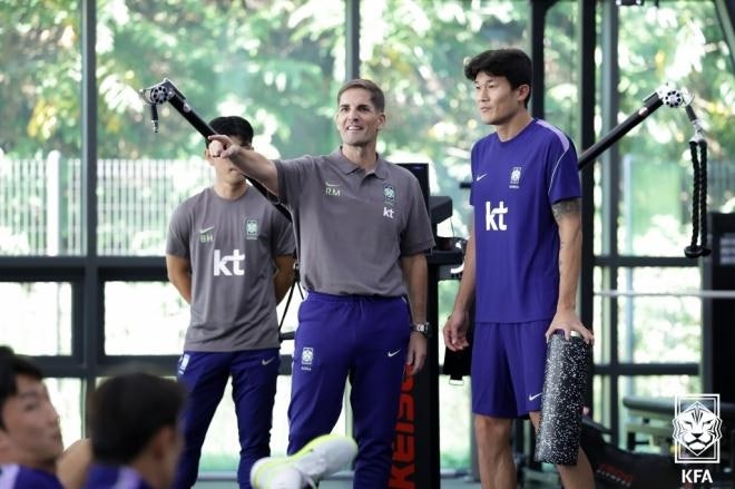 "드디어 대한민국 국가대표 데뷔전".. 모레노호는 4-4-2를 선보일까?