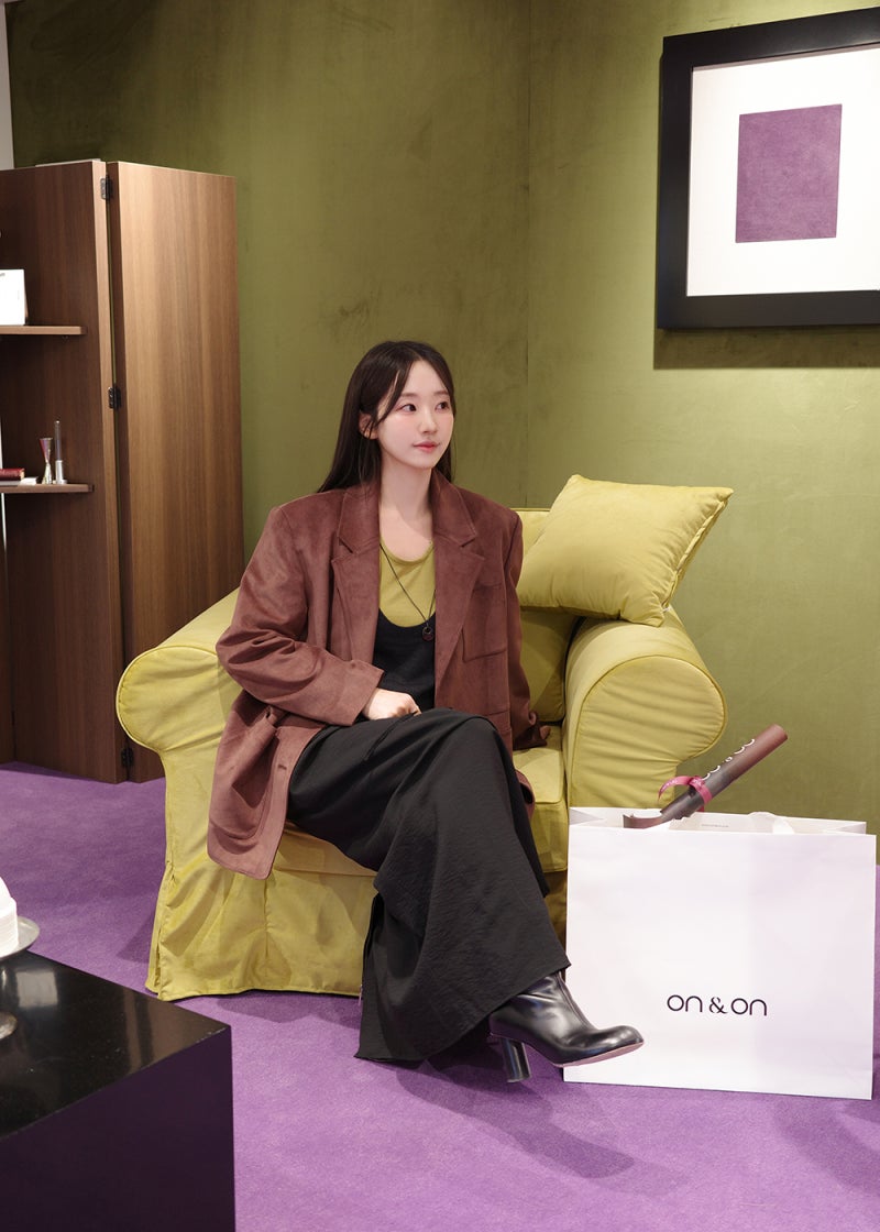 온앤온 스웨이드 자켓 vs 봄버 점퍼 뭐 살까? 한남동 팝업스토어 가을 코디 쇼핑