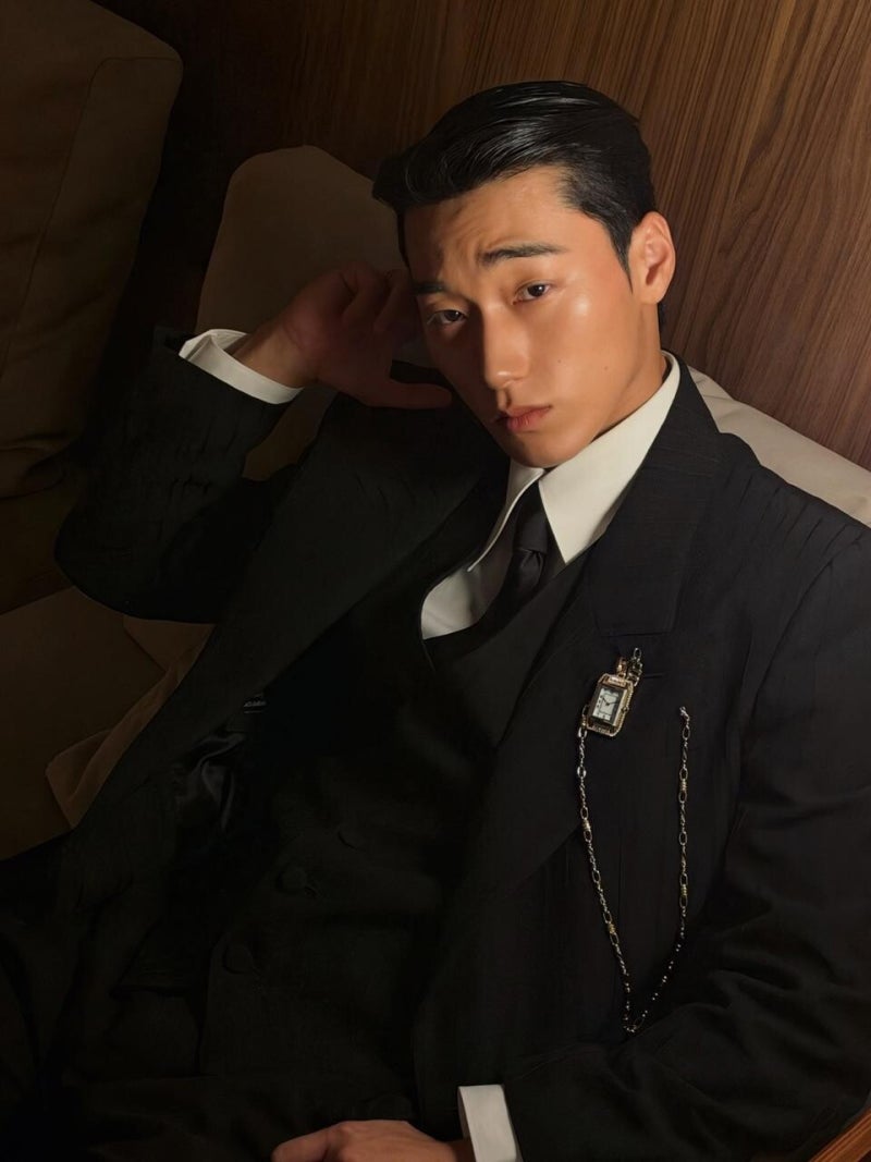 “수트가 이렇게 달라?” 에이티즈 산, 밀라노서 또 달랐다…이번엔 ‘3피스 수트’