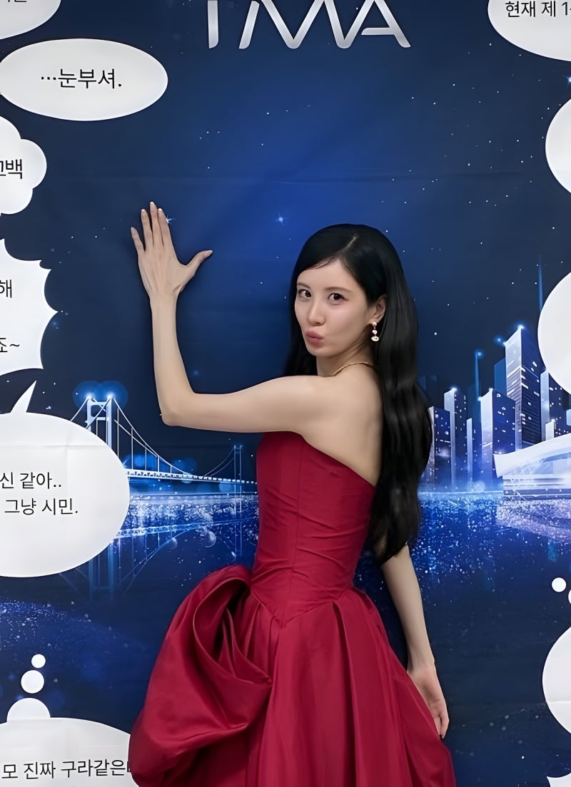 "여자 연예인 드레스 골라줘요?" 이 연예인이 직접 올린 TMA 인형놀이 자태
