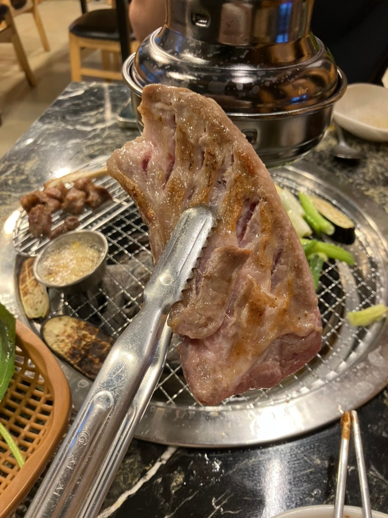 통가브리살과 멜쌈장의 조화가 좋은 제주돼지고기맛집 , 우연숯불화로 / 제주버스터미널근....