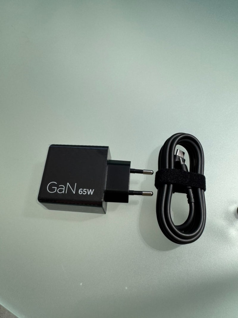 레노버 듀얼 USB-C 65W GaN 충전기를 공홈에서 포인트로 구매했습니다.