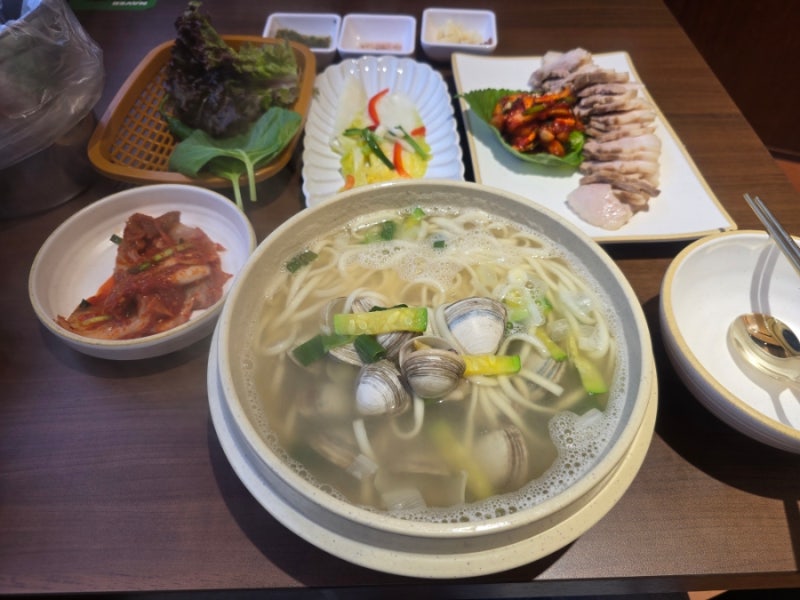 광안리맛집 추천 부산칼국수보쌈집