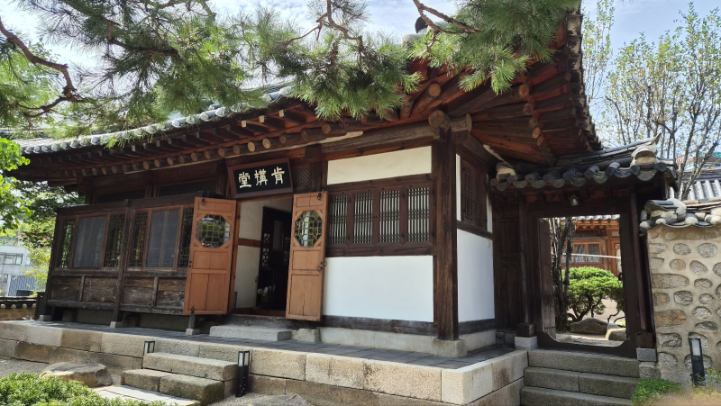 김동희 작가의 전시 '다시 도착한 집' - 운경고택