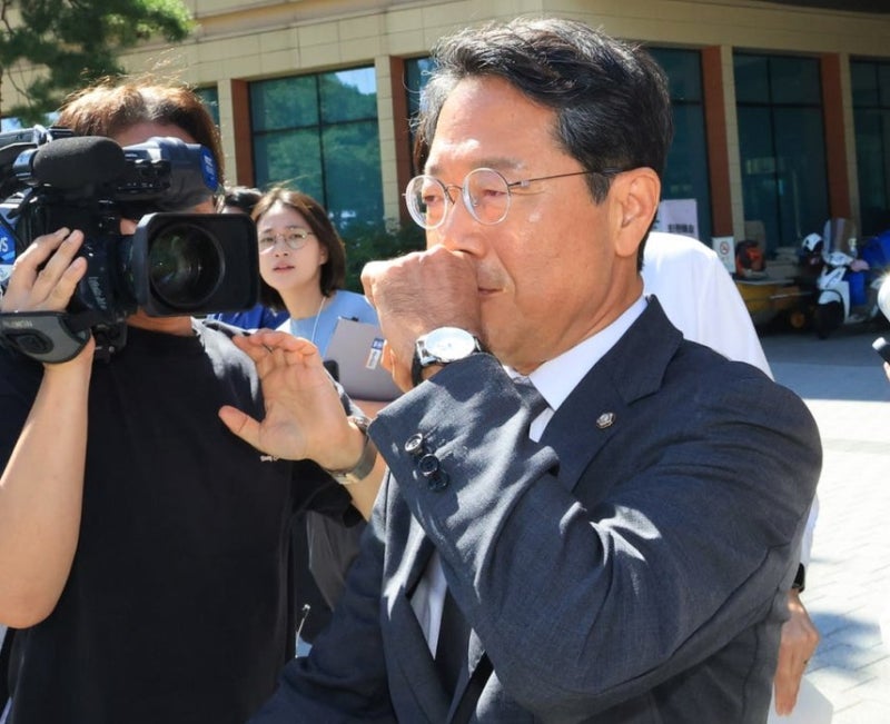 30분 만에 끝난 인사, 청와대가 끝까지 입을 닫은 '그 탄원서'의 정체