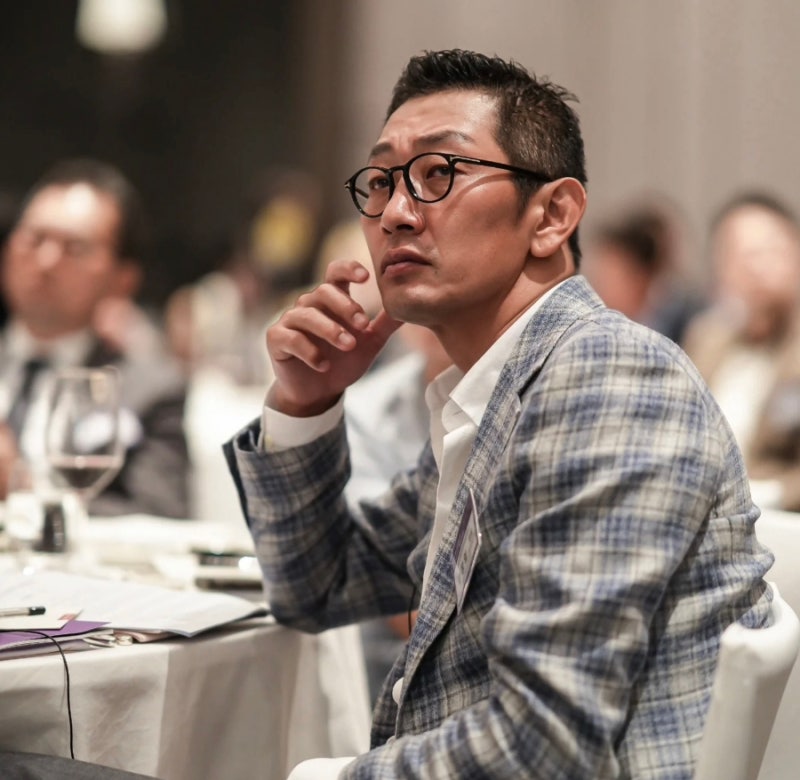사인 받으려다 욕 들었다. 30년 묵은 팬의 글에 김창열이 보인 반응