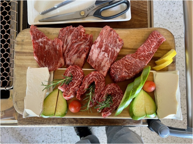 제주공항 맛집 여행 마지막 저녁으로 개별룸에서 즐긴 흑우 특수부위