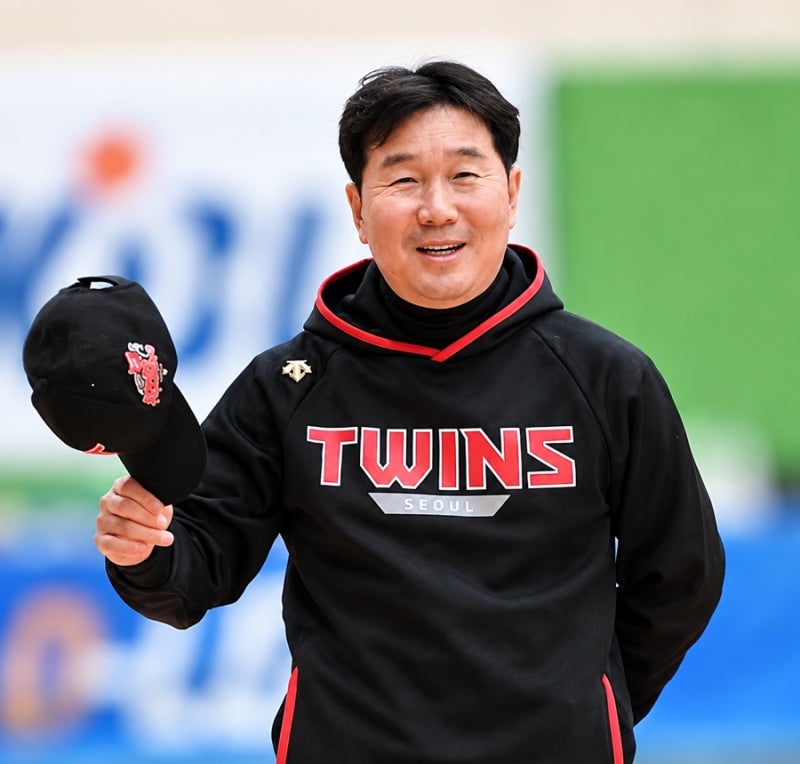 “87승 하고도 LG에서 잘렸는데…” 류지현, 대표팀 끝나면 한화 감독으로 돌아올까