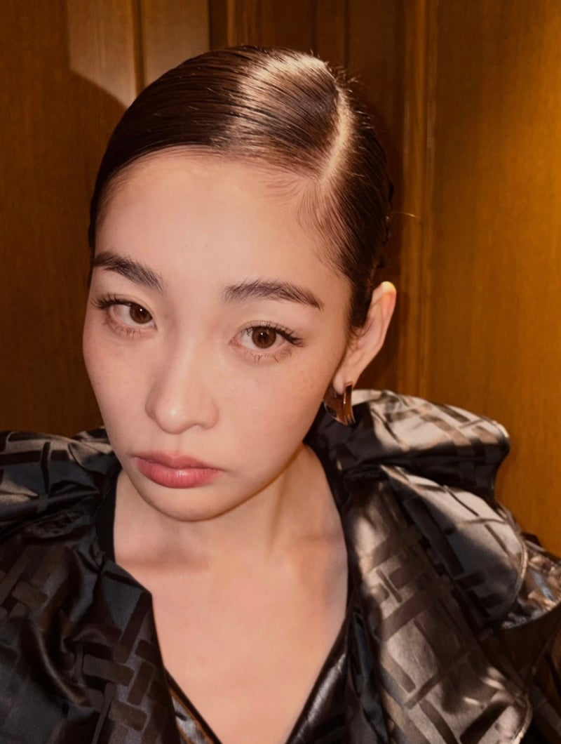 런던패션위크 퀸 브랜드 버버리와 다이어트 아이콘 그녀 김민하 여전해..