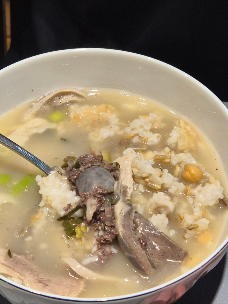 순대국밥밀키트 평양아바이순대, 퇴근 후 끓이기만 하면 되는 든든한 국밥 한 끼