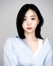 [배우 기록] 김다미｜톡톡 튀는 당당함과 아이 같은 순수함이 매력적인 배우