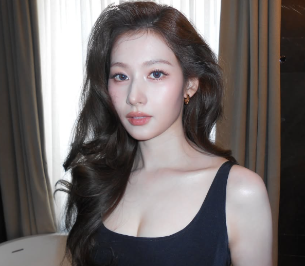 트와이스 사나, 요즘 뭐하나 봤더니…데뷔 11년 만에 배우까지 도전