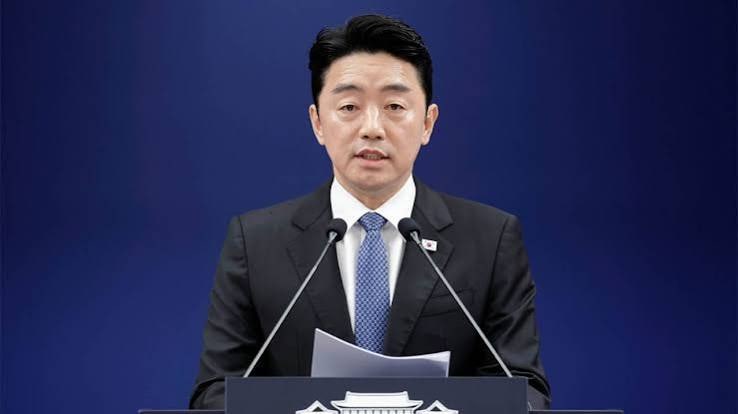 사의 표명한 이재명 정부 초대 비서실장, 강훈식은 누구인가