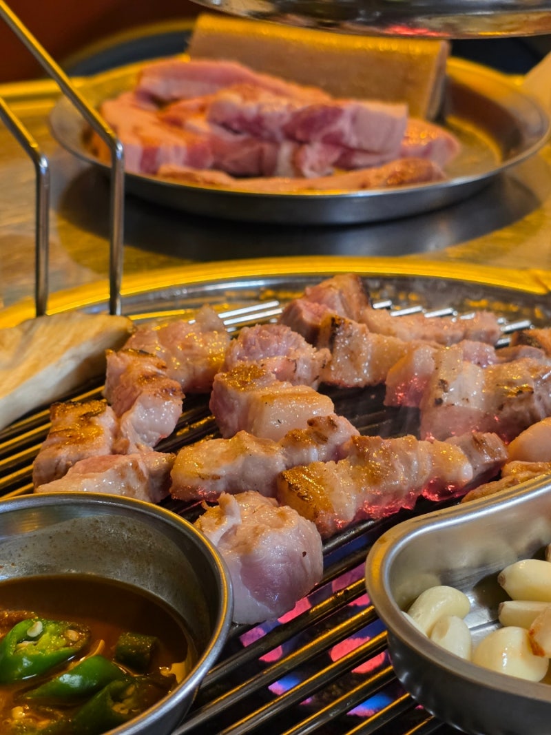 구월동 맛집 고기집 을지로 연탄구이 삼겹살 한판에 시원한 냉면 후기