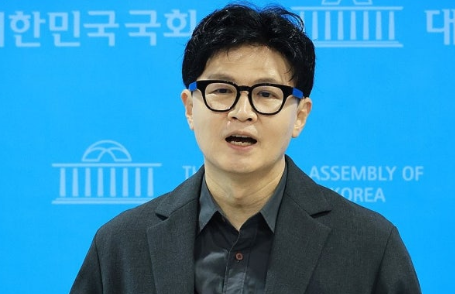 <b>한동훈</b>, 차기 <b>대선</b>주자 <b>적합도</b> 첫 1위