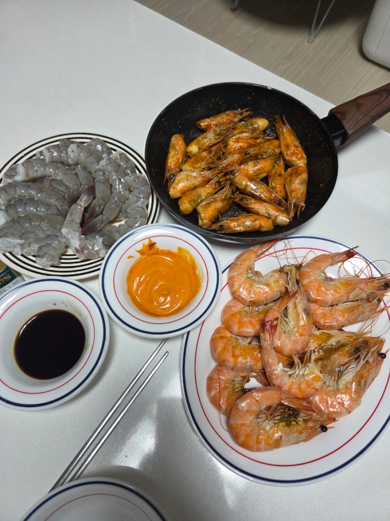 집에서 만들어본 가을 제철새우 대한민국농수산 흰다리새우 1kg 생새우회, 새우버터구이, 새....