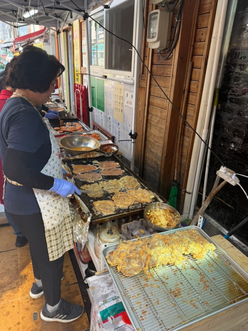 인천 전 맛집 신기시장 할매부침｜추석 전 사려면 일찍 가세요! 30분 웨이팅 후기