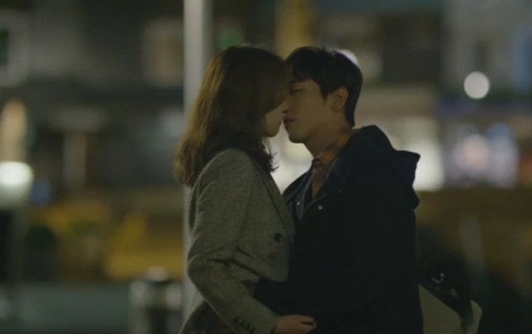 "시작은 참혹했지만 끝은 달랐다"… 8년 만에 역주행 시작된 '이 여행 드라마'