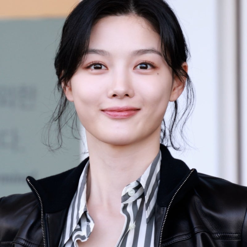 "올드머니룩 정석" 김유정 공항패션, 1479만원 자켓 코디 미쳤다