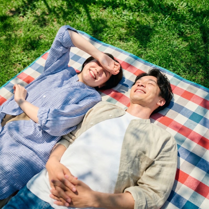 두꺼운 피크닉 매트 추천! 감성적인 디자인과 방수성으로 더욱 쾌적한 캠핑