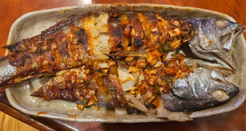민어양념구이, 콩나물김치국수국밥, 안창살구이(+제주취나물데침+상추+마늘), 식초절임양....
