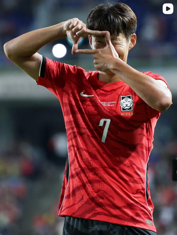 투톱 가동하자 4분 만에 2골 폭발, 모레노 감독 에콰도르 데뷔전에서 벌어진 반전